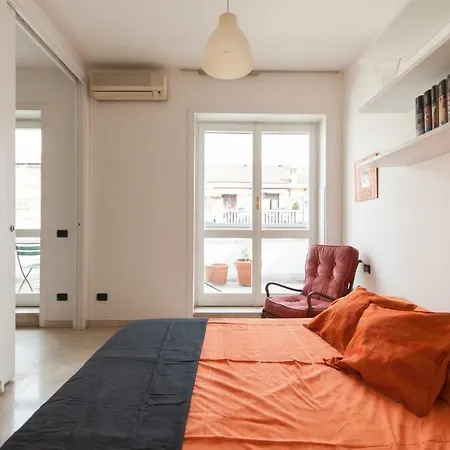 Youhosty - Copernico 47 * Mediolan